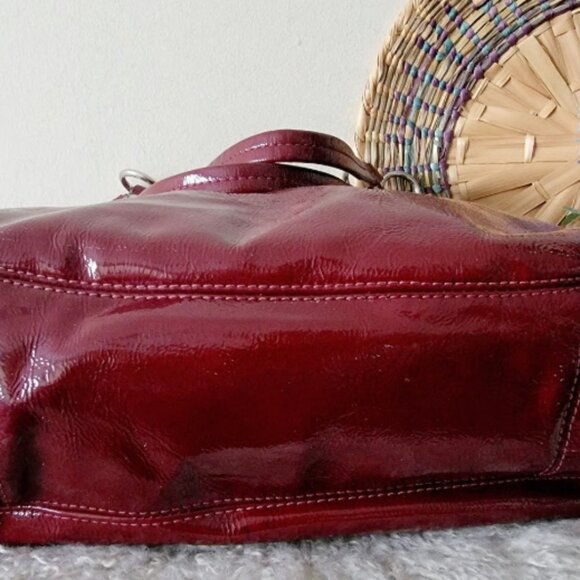 Authentic EUC Coach Madison Crimson Patent Leather Hobo Purse - Picture 3 of 6